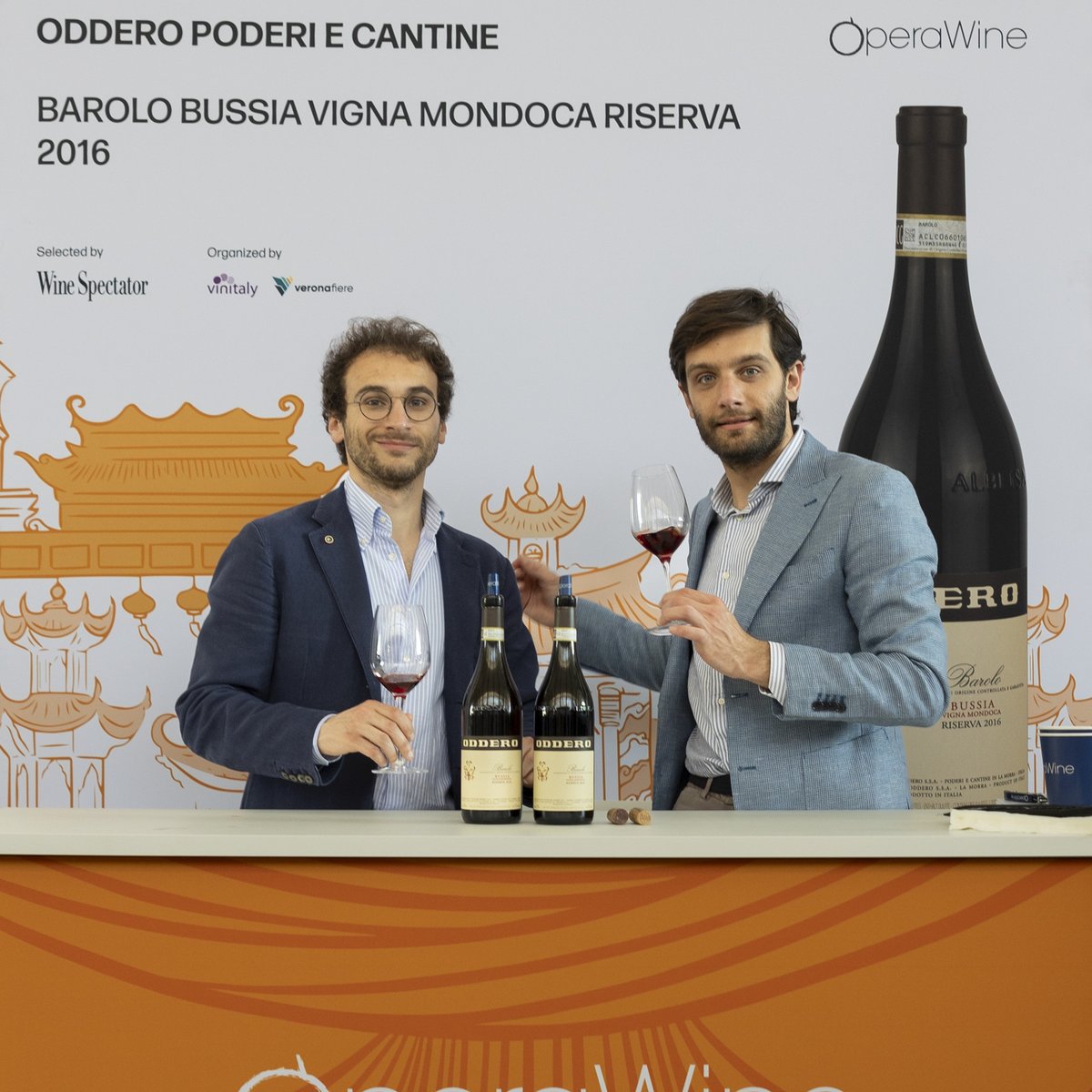 Here is the portrait of @oddero, one of the great Italian producers selected by Wine Spectator for #OperaWine2024. During this year's Grand Tasting, they shared with guests their Barolo Bussia Vigna Mondoca Riserva 2016. Congratulations! #Vinitaly2024 #finestitalianwines