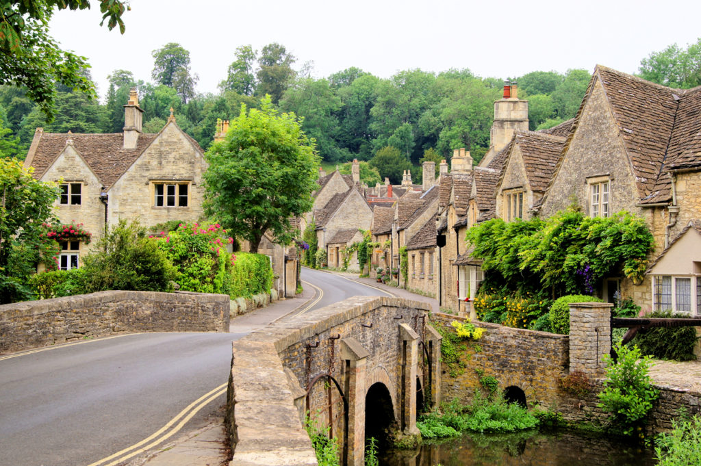 Whether you’re strolling amidst ancient stones, wandering through historic market towns, or soaking in the natural beauty, Wiltshire is a testament to England’s timeless appeal. Click for more bsapp.ai/ViwvJFCBr #vacations #Wiltshire #vacation #travel #trips #history