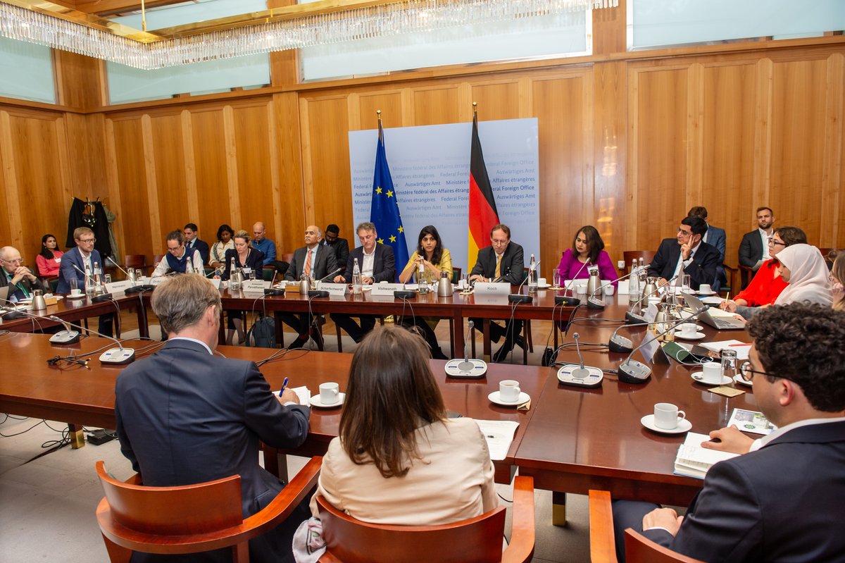 Following a Roundtable Dialogue in partnership with @GermanyDiplo, we are excited to share our latest policy brief on trade and economic cooperation in the Indo-Pacific, & the need for adopting a gender lens to catalyse inclusive trade. Read here: tinyurl.com/yck94cym