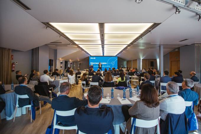 Allianz Commercial congrega a más de 100 clientes y #brokers en su evento anual #Seguros #Mediación grupoaseguranza.com/noticias-de-me…