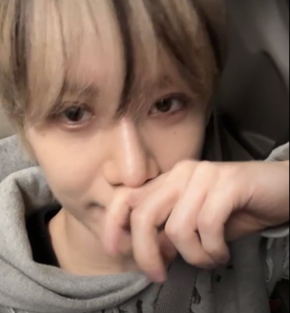 꽃 속 태민이 찾기