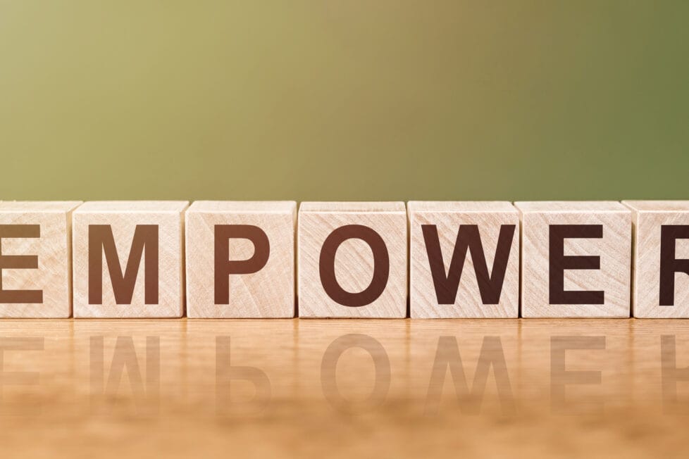 Knowing how to empower your team is a crucial aspect of effective leadership. Here we look at what empowerment means and the impact it has: How To Empower Your Team bit.ly/41hIonn Dan Hails #personalgrowth #leadership #leadingateam #empowerment #teambuilding