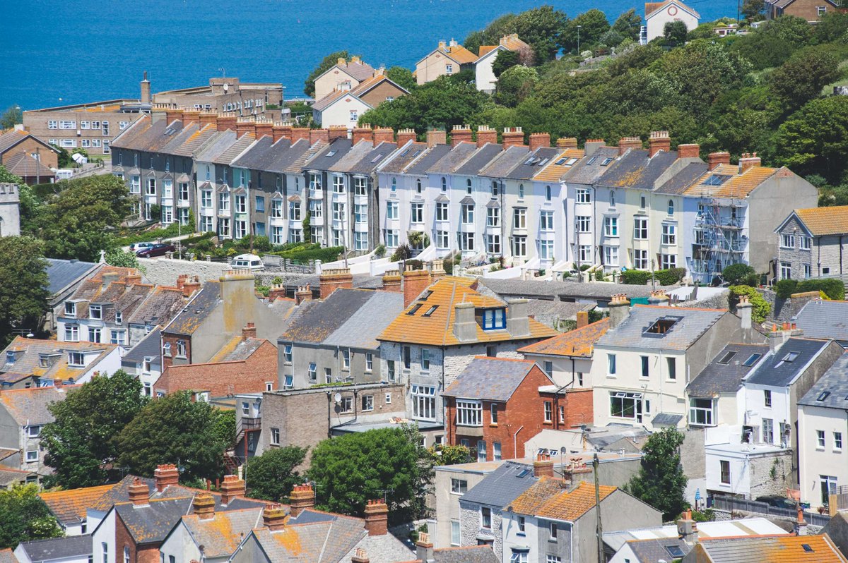 Our latest House Price Index Report finds sales volumes are continuing to recover back towards the long-run average. 

Sales agreed have grown by 22% across the North East, but are up by just 1% in Wales: bit.ly/40idQRX