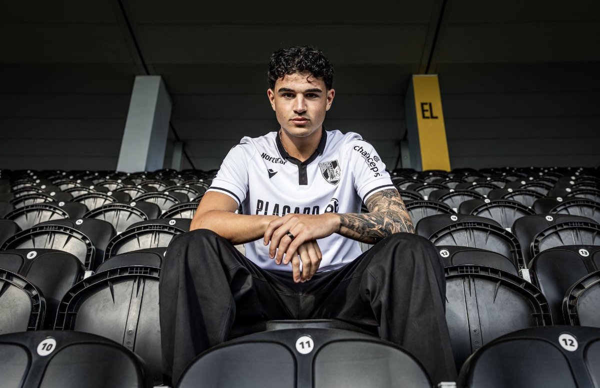 Marco Cruz 🇵🇹 milieu polyvalent du Sporting Portugal vient de s’engager avec le club jusqu’en 2028 ! 

Une très belle signature avec un énorme potentiel ! 

#PaixãoePropósito #VitoriaSC