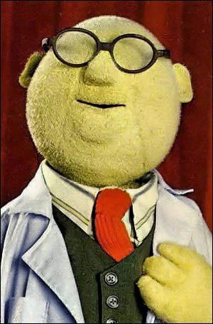 Some insect bit my neck. The perfect opportunity to do Dr Bunsen Honeydew impressions #Muppet #whatacorker
