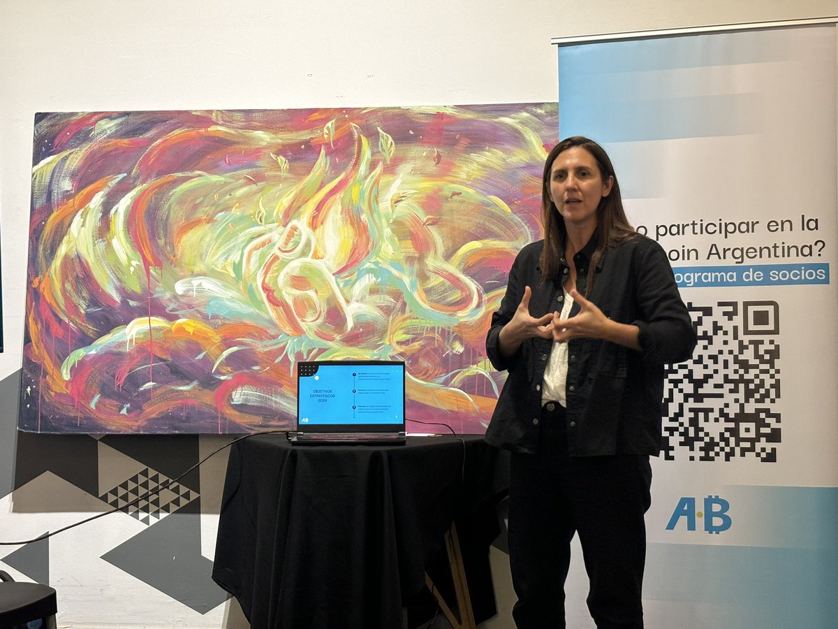 BitcoinAR's tweet photo. "Nuestro foco es la educación y ese es el camino” @jimevallone Directora Ejecutiva de #BitcoinAr 🗣️ https://t.co/KxDrsZrM04