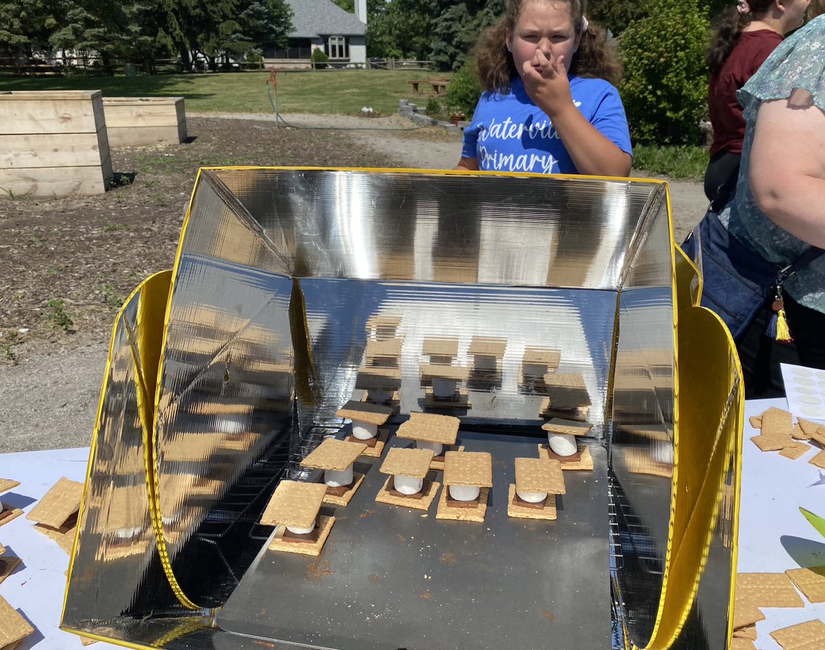 awlswa's tweet photo. Powering solar kites, cars, and ovens with the ☀️☀️☀️! @OSLN #STEAM #WPA #SolarFest https://t.co/I0NaVHCvbr
