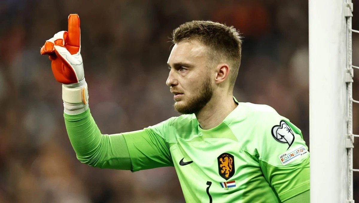 solofichajes123's tweet photo. La @UDLP_Oficial ya tiene cerrados nueve fichajes:
Jasper Cillessen (NEC)
Dinko Horkas (Lokomotiv Plovdiv)
Álex Muñoz (@LevanteUD)
Marvin Park (@RealMadrid)
Viti (@RealOviedo)
Manu Fuster (@AlbaceteBPSAD)
Iván Gil (@FCAndorra)
Iván Cédric (@RealValladolid)
Jaime Mata (@GetafeCF) https://t.co/mbpGaKtYNt
