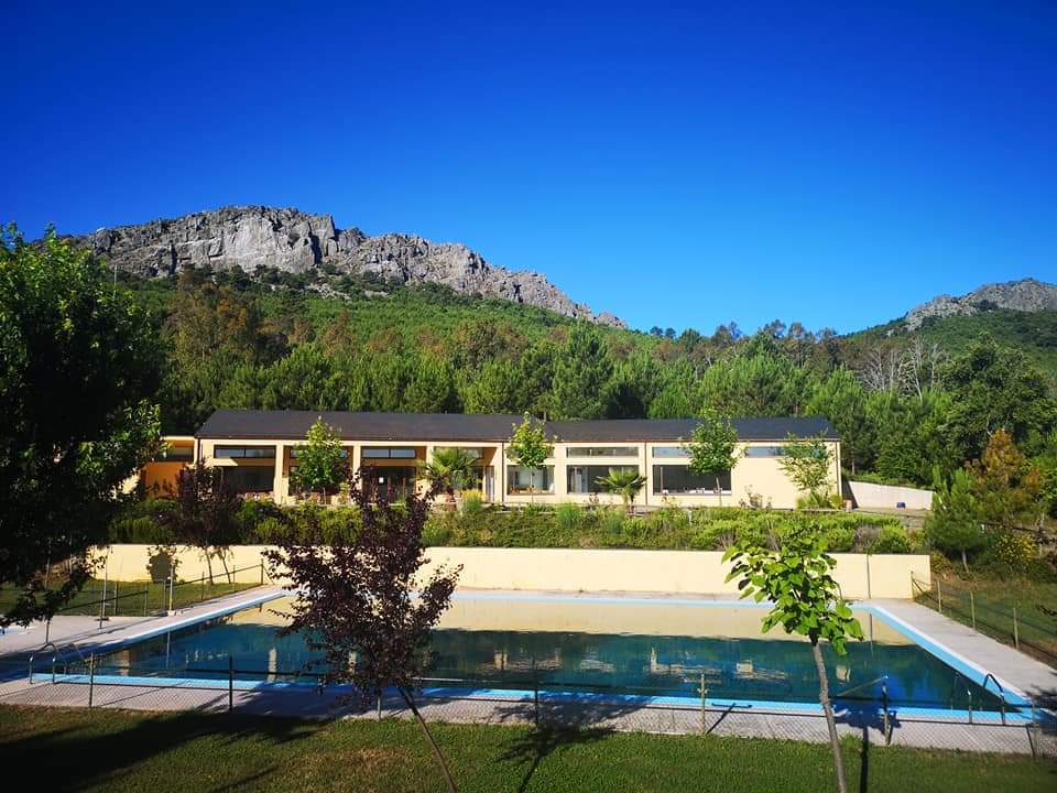 Se necesita Pareja Interna para limpieza y mantenimiento de Camping en la provincia de Cáceres interesados mandar Currículum a aguasclarasturnat@gmail.com