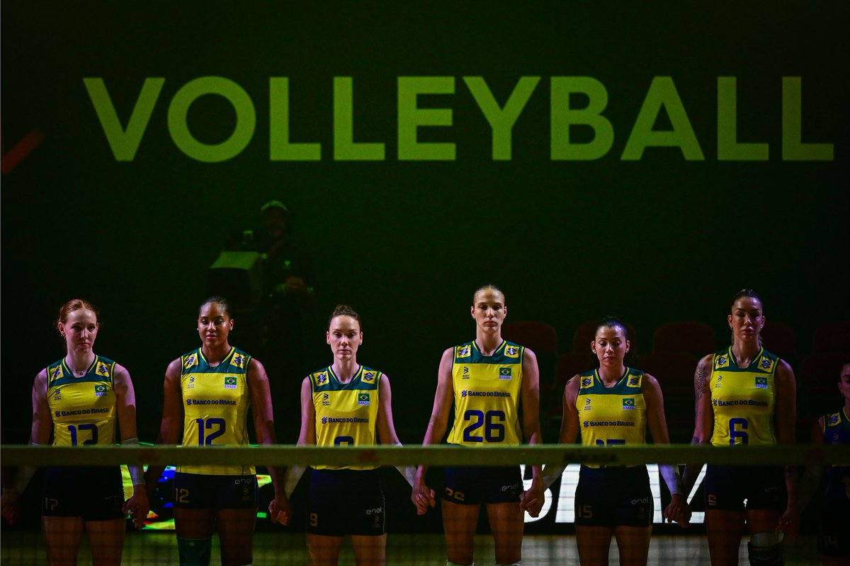 lmjsecrett's tweet photo. Brasil, país do vôlei https://t.co/IwqyE11zu5