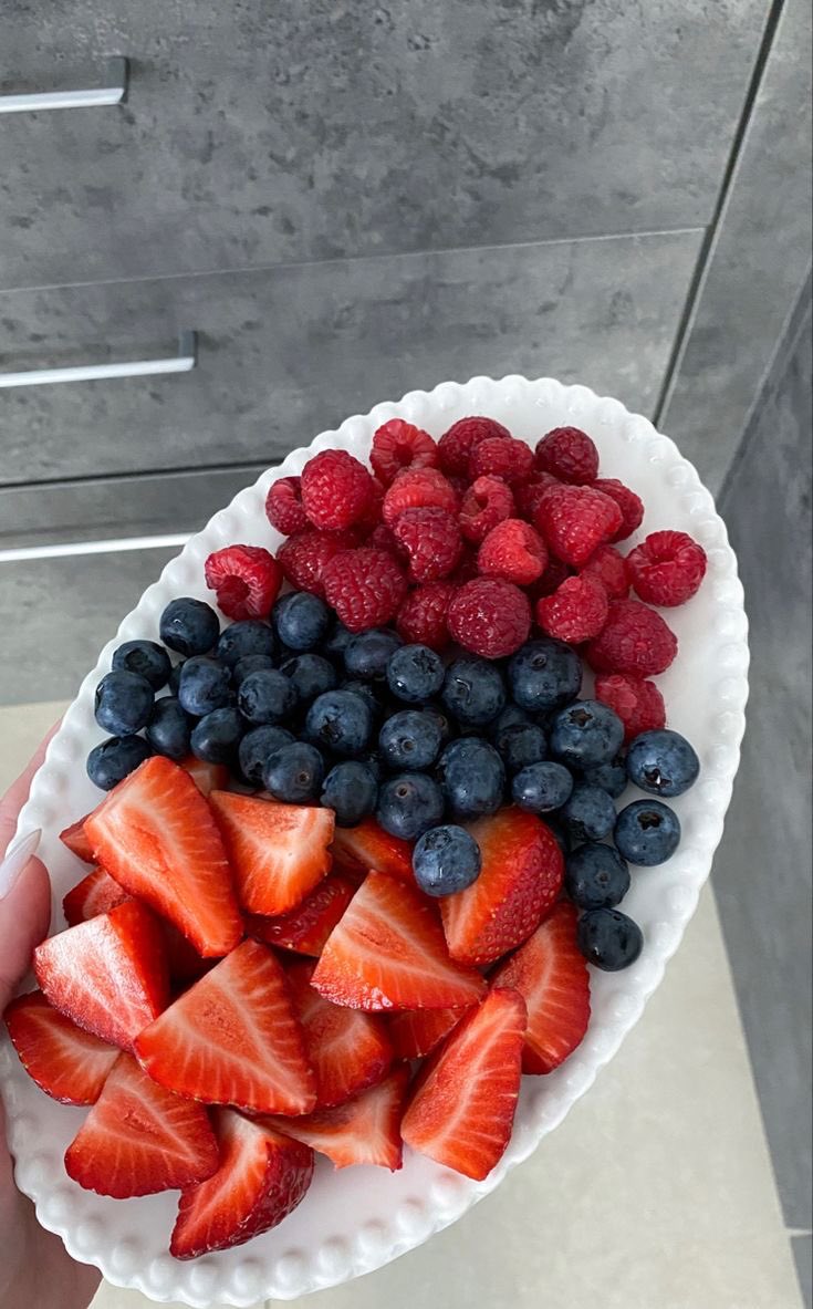i3Moment's tweet photo. 🍓🫐 https://t.co/9rRnoJJ4NV