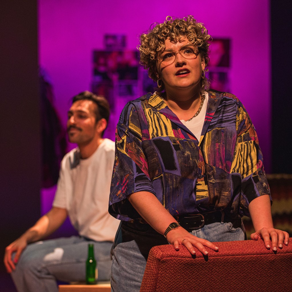 LivEveryPlay's tweet image. Tonight is Guest Night for Tell Me How It Ends. Sending all our best wishes to the company!
📸 @Ab1kenobe 
Cast
@LukeKSActing - Marc
@emmystonelake - Aster

Company
Writer @tashadmusouk
Director @gitikabuttoo
Set and Costume Designer @DesignerKTScott
[1/3]