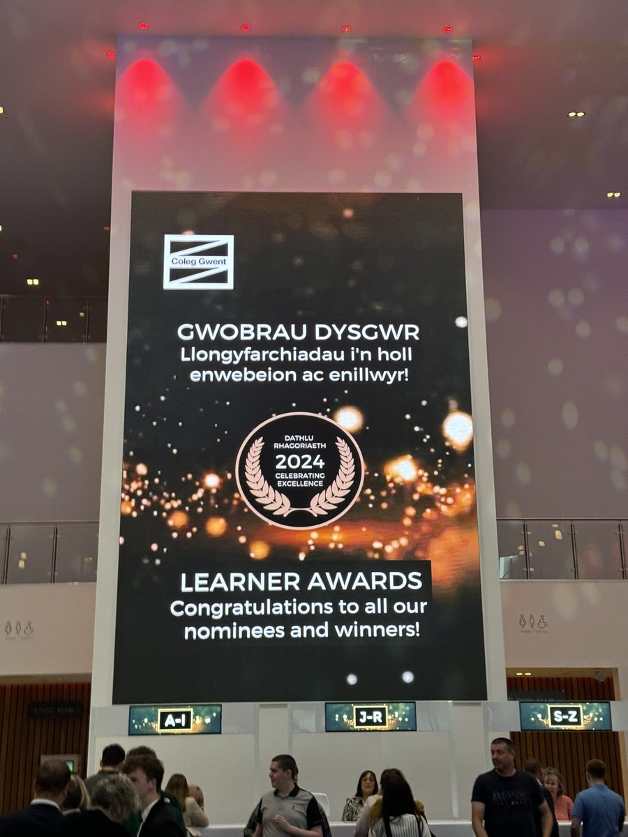 MarkHarding2905's tweet photo. Fantastic evening @coleggwent learner awards, with an inspiring talk by @samwarburton_ . Well done to all of our learners who won an award tonight. You should all be very proud of yourselves. Congratulations 🥳 https://t.co/OOhJIOTQLR