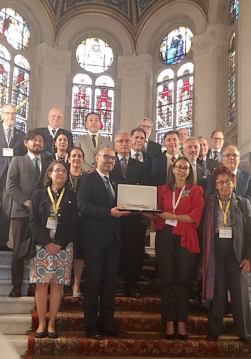 Los Embajadores de América Latina y el Caribe homenajeamos hoy a la <a href="/PCA_CPA/">Permanent Court of Arbitration</a> por su contribución durante 125 años a la solución pacífica de controversias y el derecho internacional mas generalmente haciendo entrega de un presente conmemorativo a su Secretario General