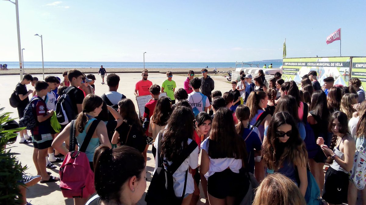 2n dia a Empuriabrava!! 🌊☀️

avui els nois i noies de 2n d'ESO han gaudit d'un matí esplèndid per practicar esports aquàtics. 🏄‍♀️🚤🏊‍♂️ Durant la tarda, han pogut realitzar un munt d'activitats, però també han trobat algun moment de relax. 🌅🧘‍♂️

Bona nit! 🌙✨