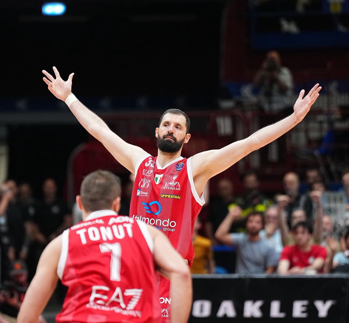 argonautichi's tweet photo. Segnatevi questo nome: Николa Миротић
Farà grandi cose, fidatevi.

#LBAFinals #Milano #OlimpiaMilano #Mirotic https://t.co/9sdMa7te5T