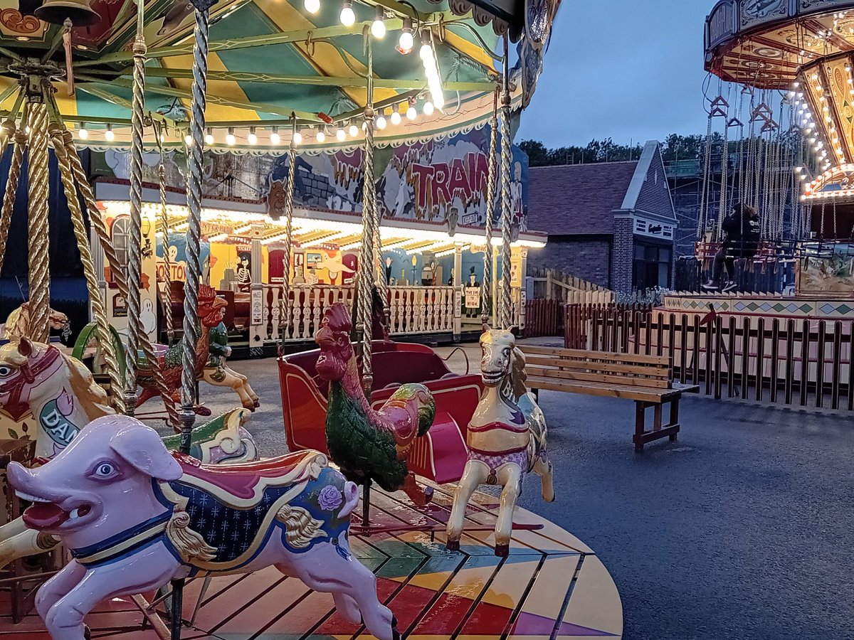 brionyhudson2's tweet image. Great day 1 of #AIMConference2024 Inspiring &amp;amp; insightful talks, meeting old friends &amp;amp; new, and a fab evening with @BCLivingMuseum to ourselves for fish &amp;amp; chips, fairground rides &amp;amp; historic shops 😊