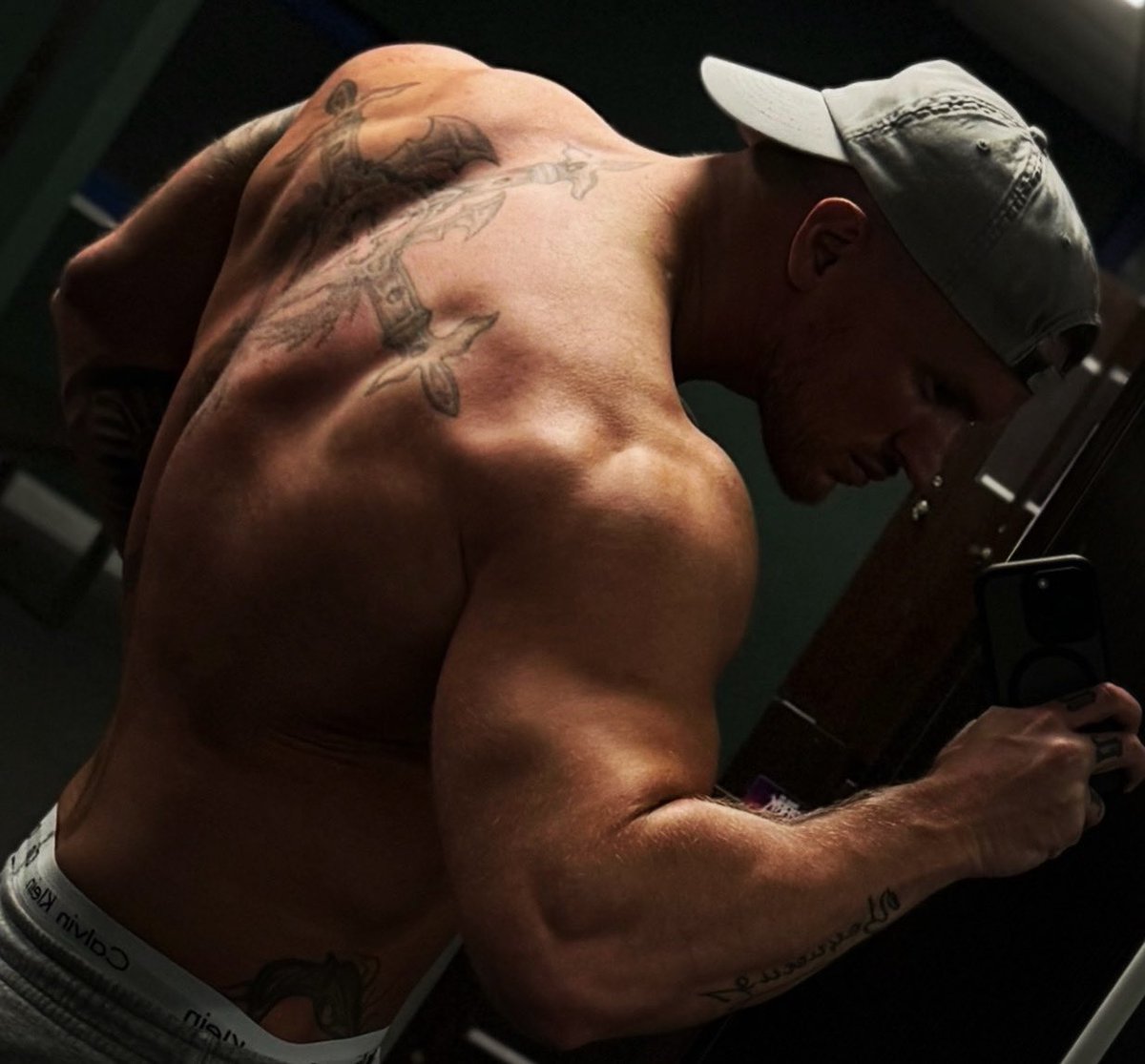 God of Muscles (@godofmuscles) on Twitter photo 