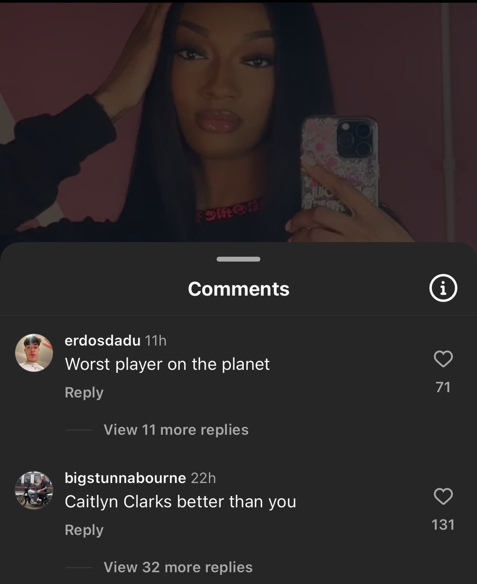 lyssah_a's tweet photo. mind you, all she did was post a video of her hair lol. https://t.co/ICyx6A8yWQ