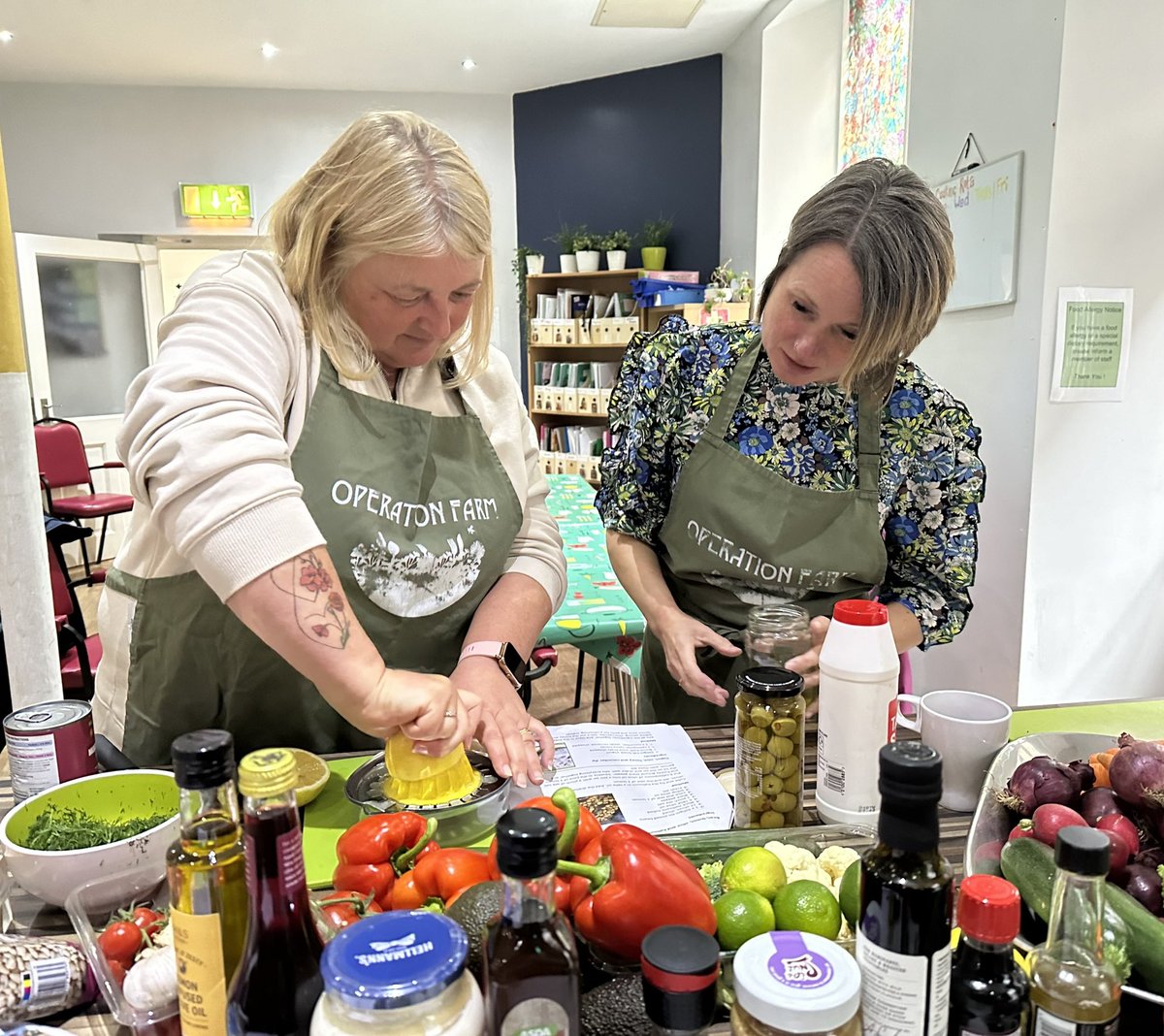 OperationFarm's tweet image. 1st of 12 cookery workshops, where we knocked up 8 different salads &amp;amp; dips.
We looked at different ingredients from sumac to pomegranate molasses and Ali talked about some quick/cheat ideas to ‘spruce up yer grub’ from lemon oil to curry mayo. It all tasted delish. 
@TNLComFund