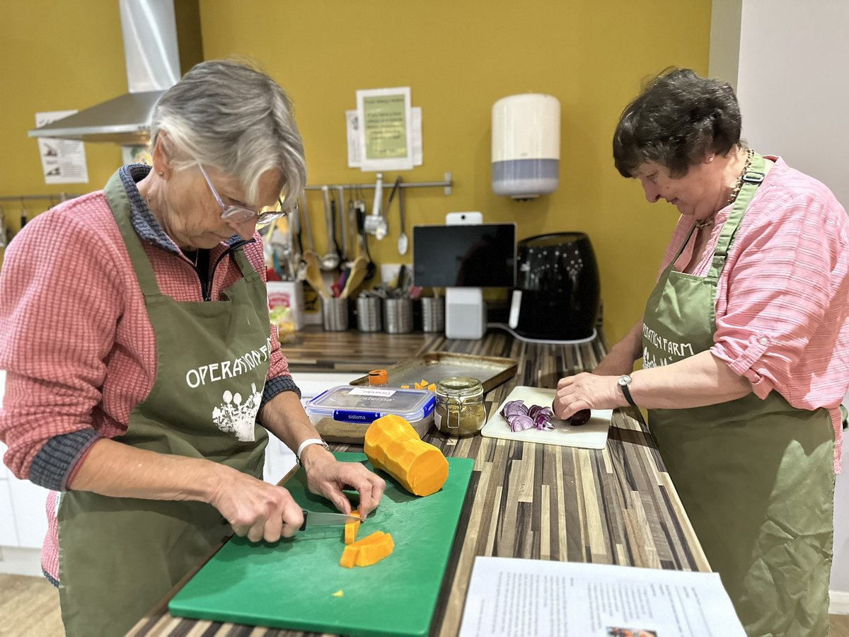 OperationFarm's tweet image. 1st of 12 cookery workshops, where we knocked up 8 different salads &amp;amp; dips.
We looked at different ingredients from sumac to pomegranate molasses and Ali talked about some quick/cheat ideas to ‘spruce up yer grub’ from lemon oil to curry mayo. It all tasted delish. 
@TNLComFund