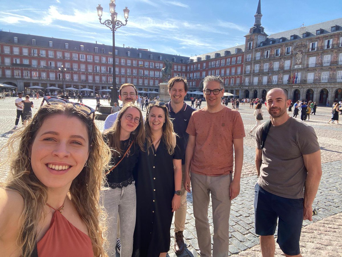 What an exciting first day at #EHA2024 Great inspiring scientific talks at <a href="/young_eha/">YoungEHA</a> followed by a nice dinner 🥘 and a walk in the city center with #goossenslab and the lab from <a href="/PanosNtz/">Panos Ntz</a> We ❤️ Madrid 🇪🇦 #YERM <a href="/EHA_Hematology/">European Hematology Association</a>