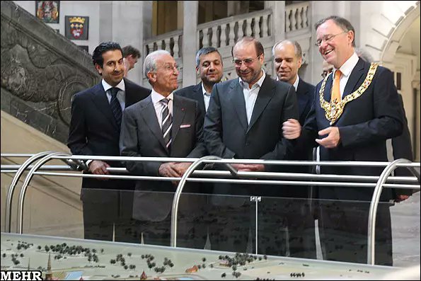 PersianCatPishi's tweet photo. @ISefati Ghalibaf ist ein bekennender Antisemit, der #Israel als den größten Teufel bezeichnet, er ist an Menschenrechtsverletzungen im Iran beteiligt, u.a. die Niederschlagung der Studentenproteste 1999. Hier gemeinsam mit #Samii sen. & jun. in Hannover. #Qalibaf https://t.co/XLZ6peebBB