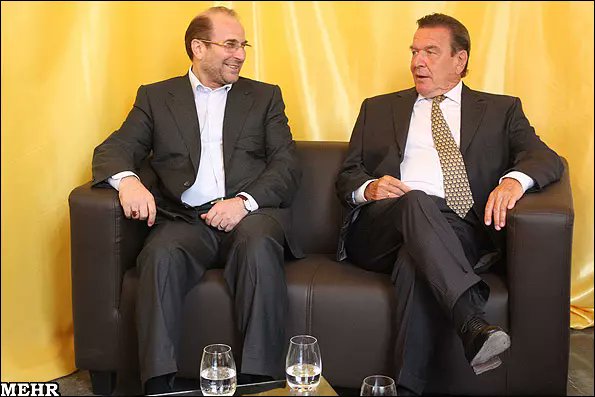 PersianCatPishi's tweet photo. @ISefati Ghalibaf ist ein bekennender Antisemit, der #Israel als den größten Teufel bezeichnet, er ist an Menschenrechtsverletzungen im Iran beteiligt, u.a. die Niederschlagung der Studentenproteste 1999. Hier gemeinsam mit #Samii sen. & jun. in Hannover. #Qalibaf https://t.co/XLZ6peebBB