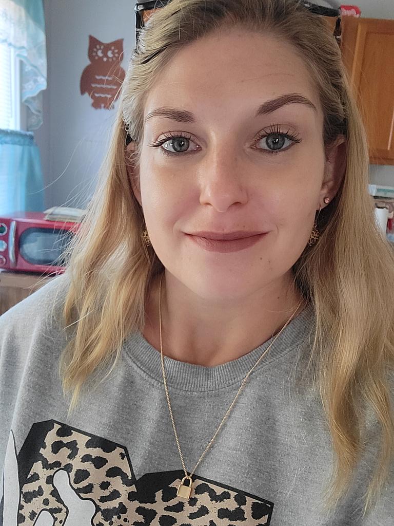 RepublicanCat's tweet image. A Beauty