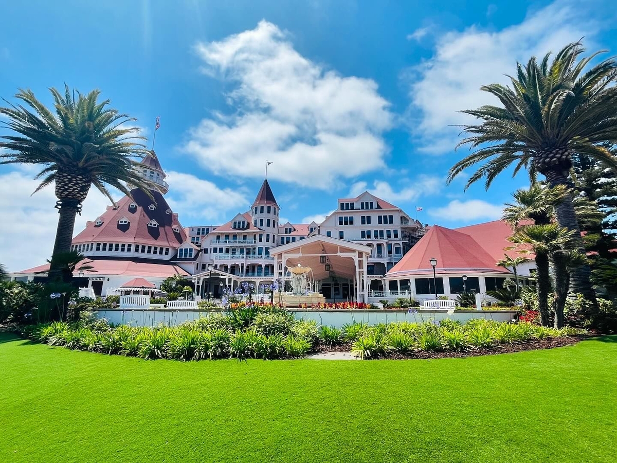 Hotel del Coronado (@delcoronado) on Twitter photo Unforgettable memories are made in destinations that feel like home. Vote for the moments that made you feel like family in this year's <a href="/CNTraveler/">Condé Nast Traveler</a> Readers’ Choice Awards resort category.
Cast your vote: bit.ly/3Wf1UhS
Photo Credit: @alexclaneyphotography Unforgettable memories are made in destinations that feel like home. Vote for the moments that made you feel like family in this year's <a href="/CNTraveler/">Condé Nast Traveler</a> Readers’ Choice Awards resort category.
Cast your vote: bit.ly/3Wf1UhS
Photo Credit: @alexclaneyphotography