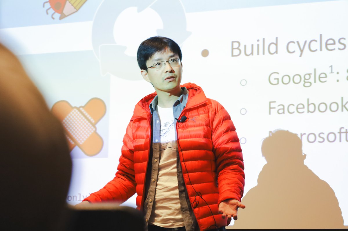 SEMLA_sym's tweet image. @LingmingZhang from @IllinoisCS talked about fully transparent pre-training and instruction tuning of code LLMs including 💫 #StarCoder2 and 💫#Magicoder. He also briefly discuss the #promising future of leveraging #LLMs to address important and challenging #SE problems.