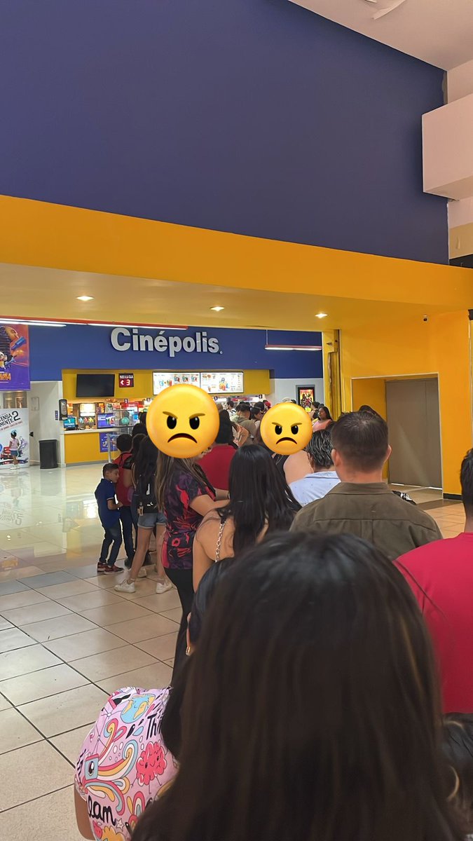 GilbertoTapiaR's tweet photo. @AyudaCinepolis por qué en @Cinepolis Comalcalco no tiene habilitada una fila de super fanático y lo peor es que tampoco sirve la app para comprar un producto y aquí esperando las filas eternas y la atención pésima muy lenta. Llevamos más de 30 min formados y no avanza mucho https://t.co/oEQW2uoYev