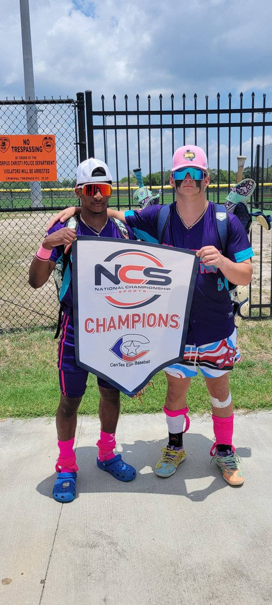 PATRICK DOUGLAS tweet media