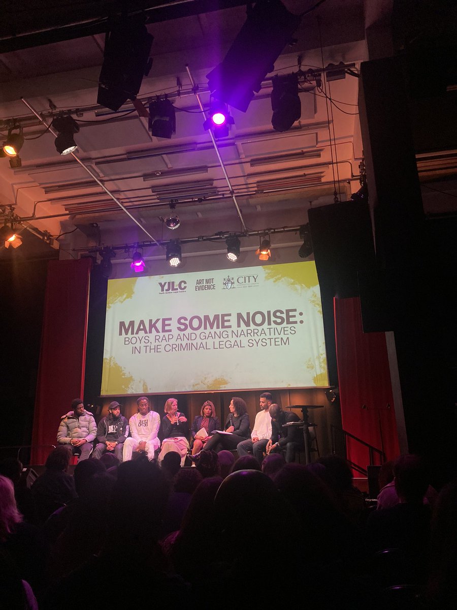 mands_kat's tweet photo. broke my vow to myself to never go to another panel event, but no regrets.
especially glad to have heard from @UnitedBorders you guys are the bestttt 🌟 https://t.co/X1b1uuWKXg