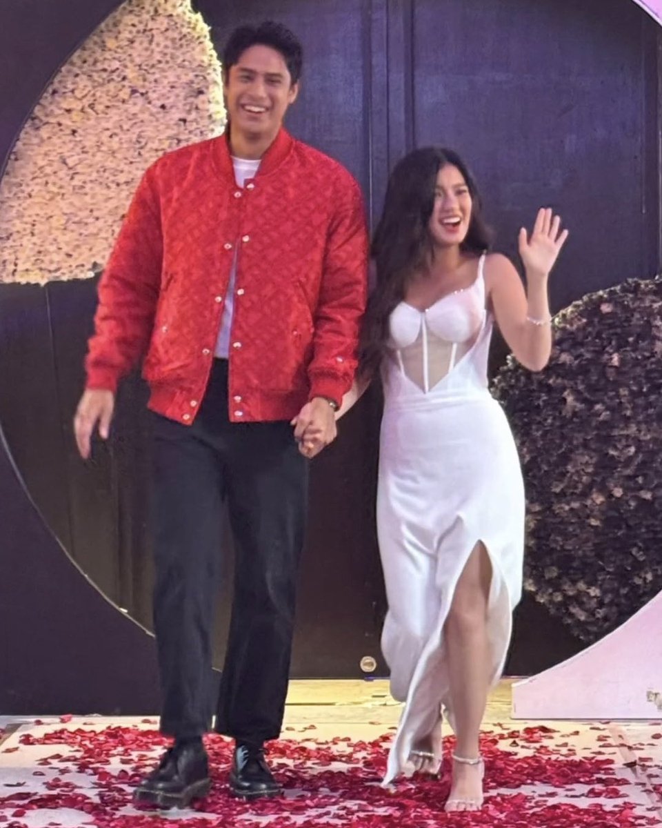 TonyQuizon4's tweet photo. Heavenly Father,
We praise &amp; thank You for the many blessings You have for me, my family &amp; my friends. To all answered prayers &amp; unexpected blessings You bestowed. Accept our heartfelt gratitude today &amp; forever, In Jesus name, we pray. Amen.
Have a Blessed Day Everyone. https://t.co/vlwuxZqvc8