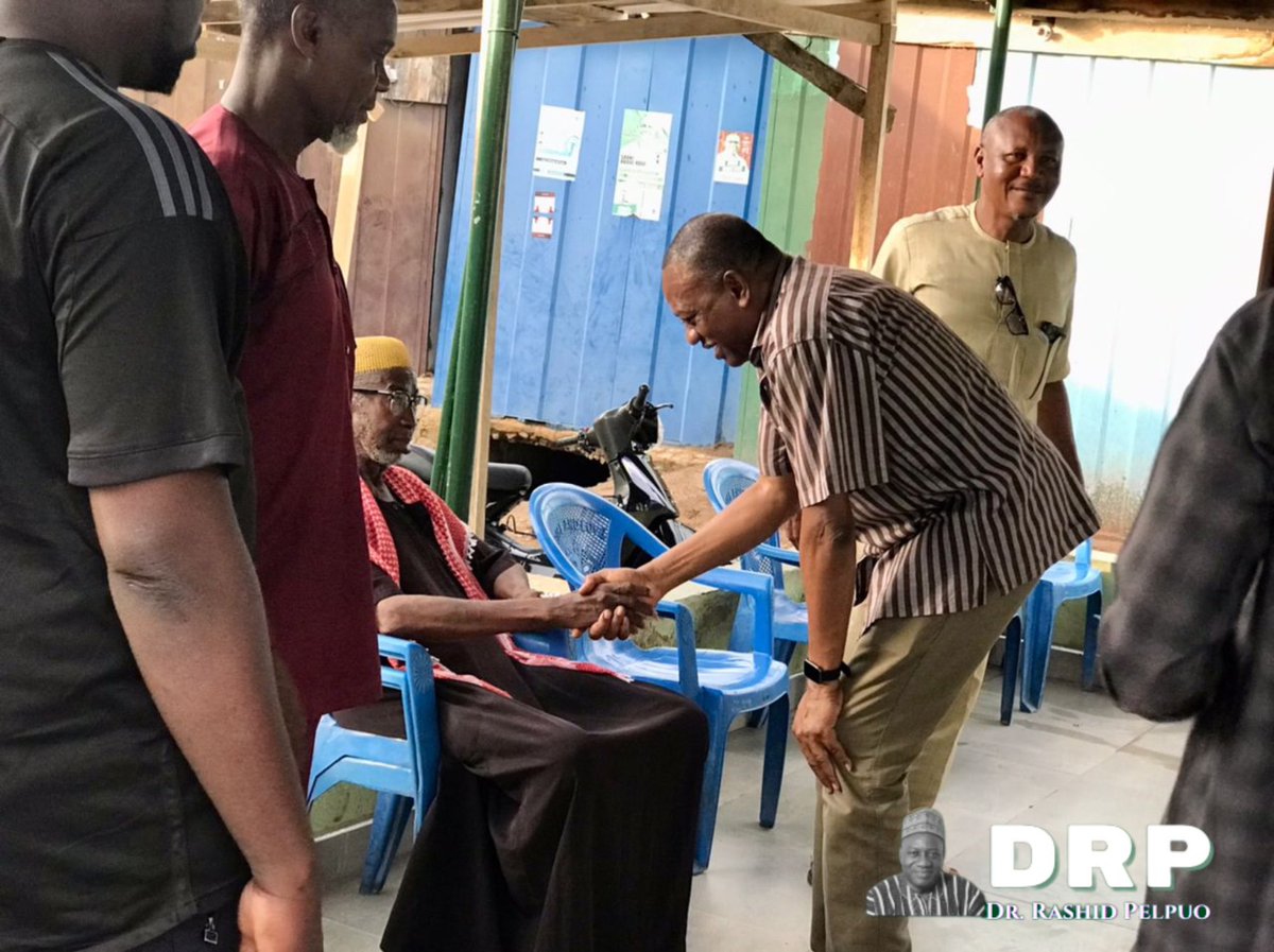 radio99_7's tweet photo. Dr. Rashid Pelpuo donated 40 plastic chairs to the Regional Imam, Alhaj Uthman Mahama Kanihi. This follows his earlier donations of 200 bags of cement to Bahaas Foundation &amp; 50 bags to the Bamahu Divisional Chief. The Imam offered prayers for the MP &amp; peaceful elections in Dec. https://t.co/RYPMLuAEms