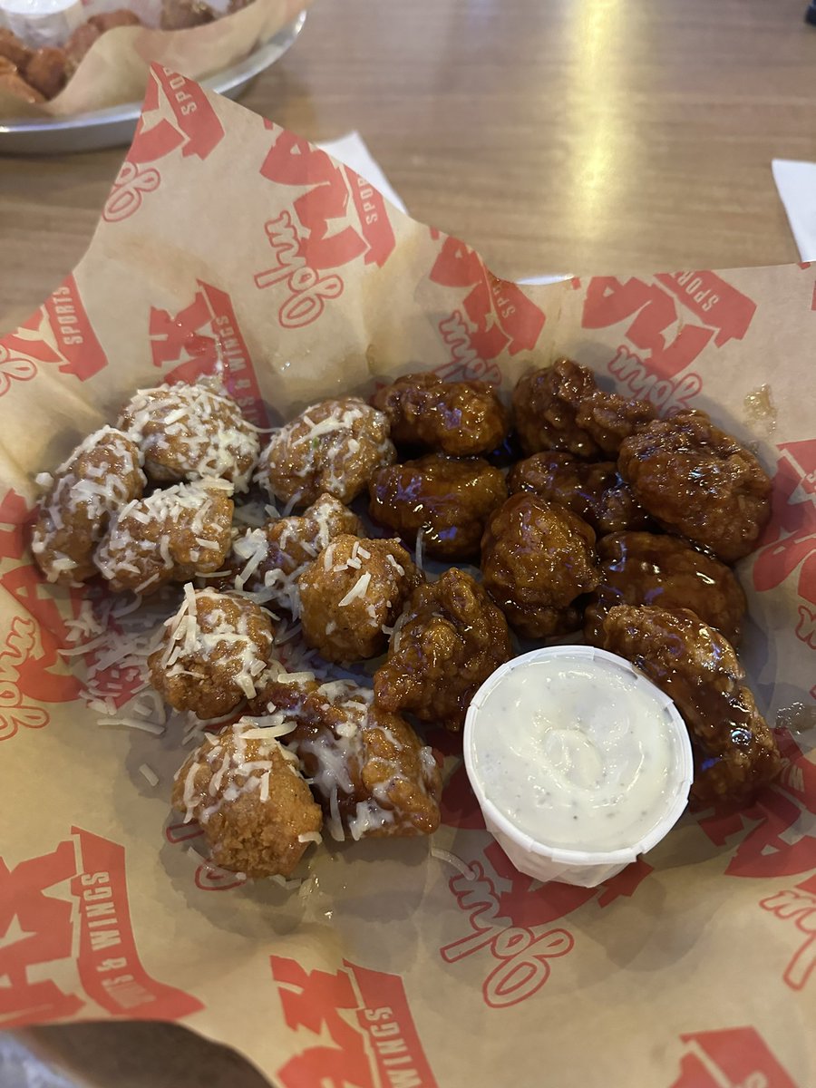 HunsTactical's tweet photo. #johnmax #foodies #chickenwings
Quality time with the bros!!! https://t.co/h5Zq0GZ9Ap