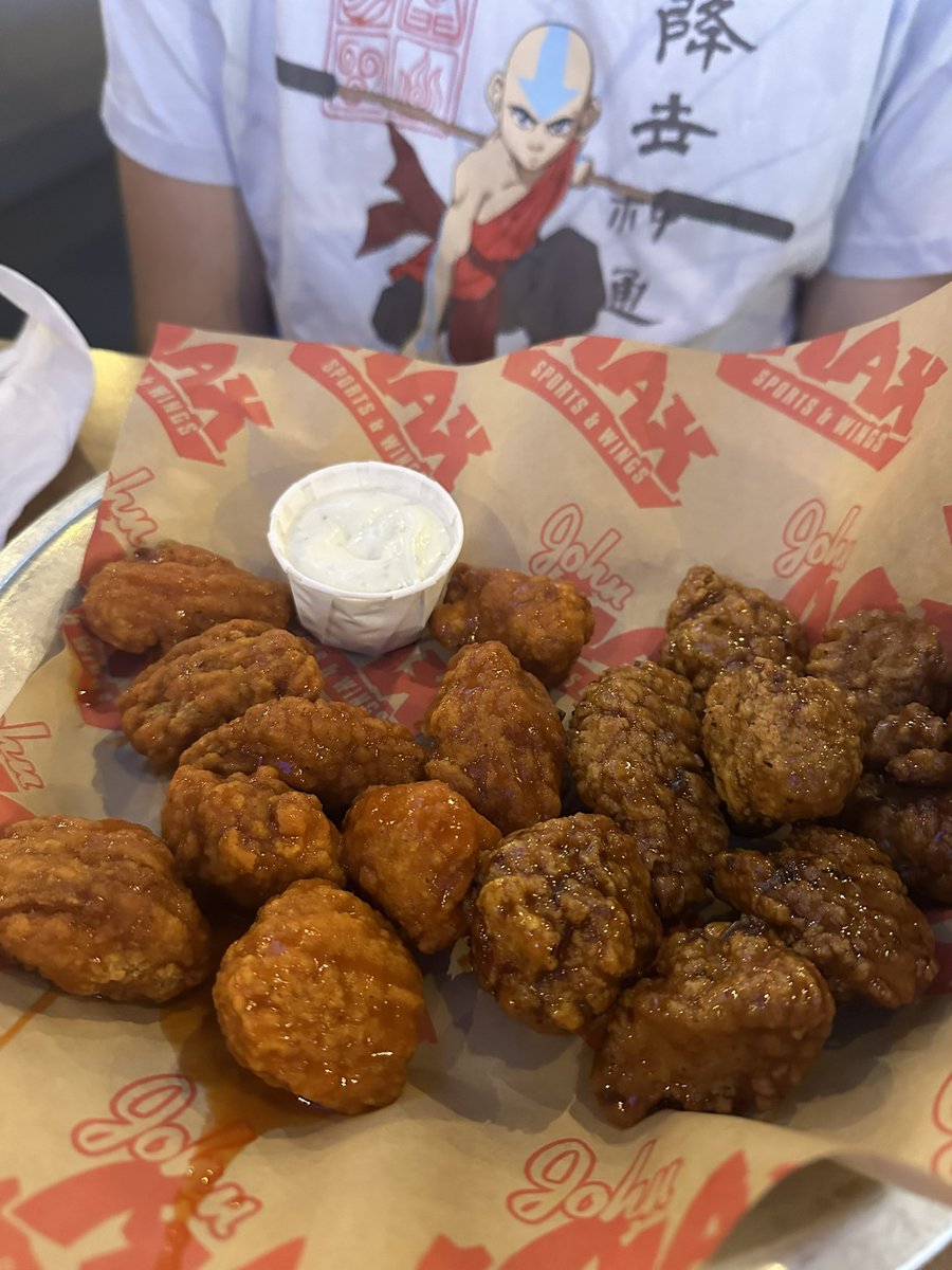 HunsTactical's tweet photo. #johnmax #foodies #chickenwings
Quality time with the bros!!! https://t.co/h5Zq0GZ9Ap