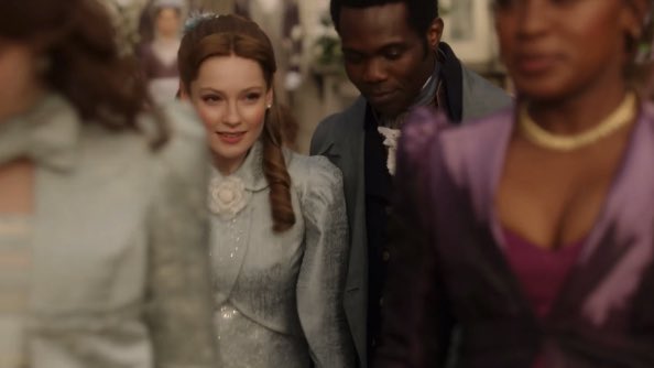 hcsiequake's tweet image. francesca I SEE YOU looking at michaela 🤭🤭 #BRIDGERTON