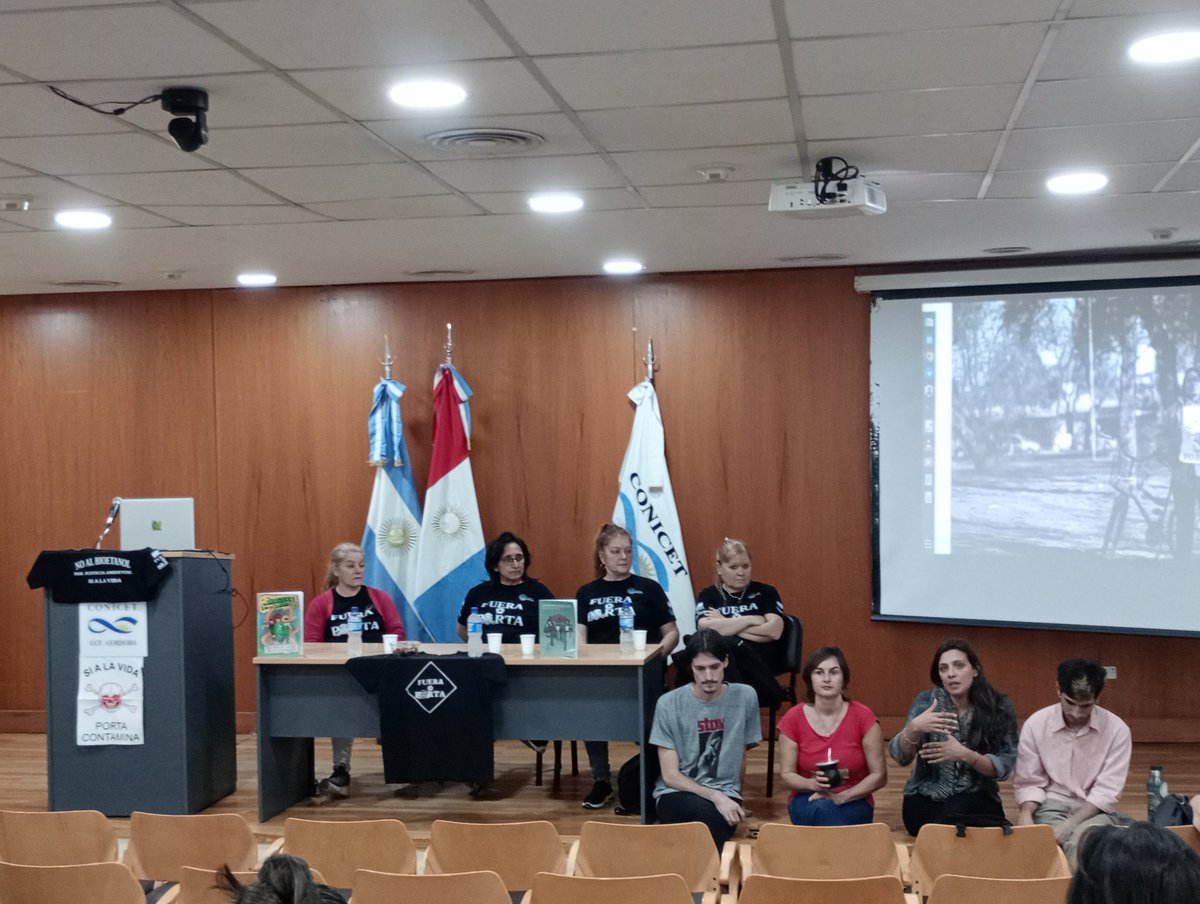 FueraPorta's tweet photo. Nos encontramos en el Auditorio de CONICET,a metros de la Facultad de Ciencias Exactas, Físicas y Naturales,UNC,en la presentación del “Informe Socio-territorial de los daños a la salud por la permanencia de la fábrica de bioetanol Porta Hnos. en la Ciudad de Córdoba,Argentina”👇🏼 https://t.co/zB01XeWHTE