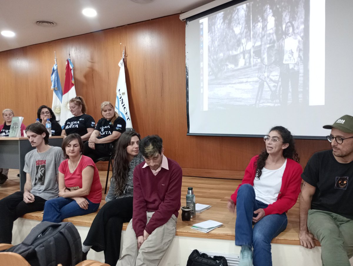 FueraPorta's tweet photo. Nos encontramos en el Auditorio de CONICET,a metros de la Facultad de Ciencias Exactas, Físicas y Naturales,UNC,en la presentación del “Informe Socio-territorial de los daños a la salud por la permanencia de la fábrica de bioetanol Porta Hnos. en la Ciudad de Córdoba,Argentina”👇🏼 https://t.co/zB01XeWHTE