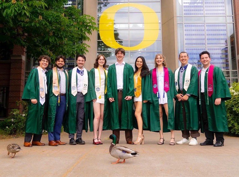 uoregon's tweet photo. So proud of our Ducks. 🎓👏

We are so excited to see the Class of 2024 in Autzen Stadium on Monday!💚💛

#DuckGrad24 https://t.co/LiHsakCo7x
