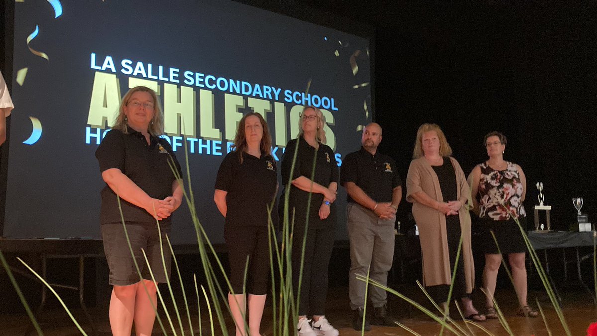 We owe many thanks and appreciation to the Fundraising Committee 💛🖤💛🖤 We couldn’t do it without you!