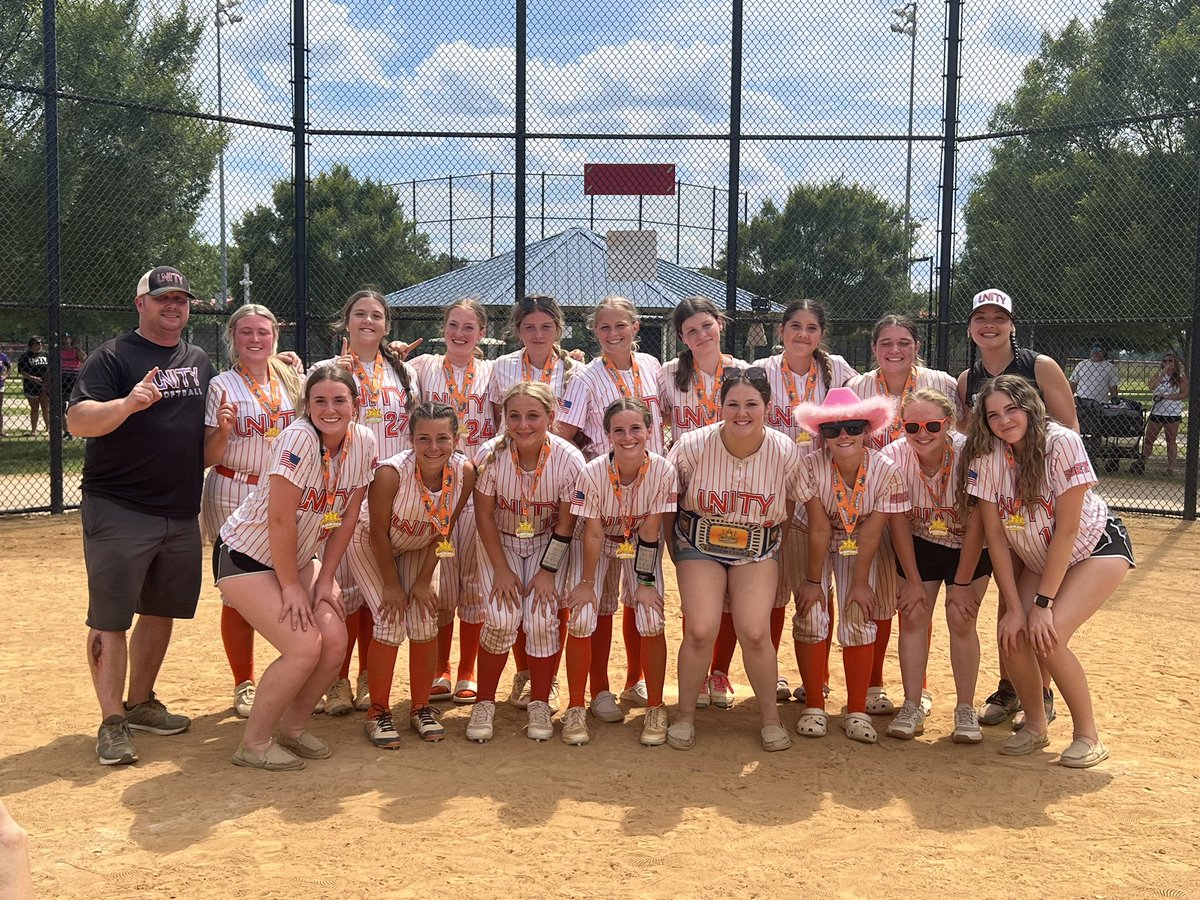 BaileyB_2027's tweet image. Happy World Softball Day!!! #unitystrong @UnityRussel @VAUnitySB