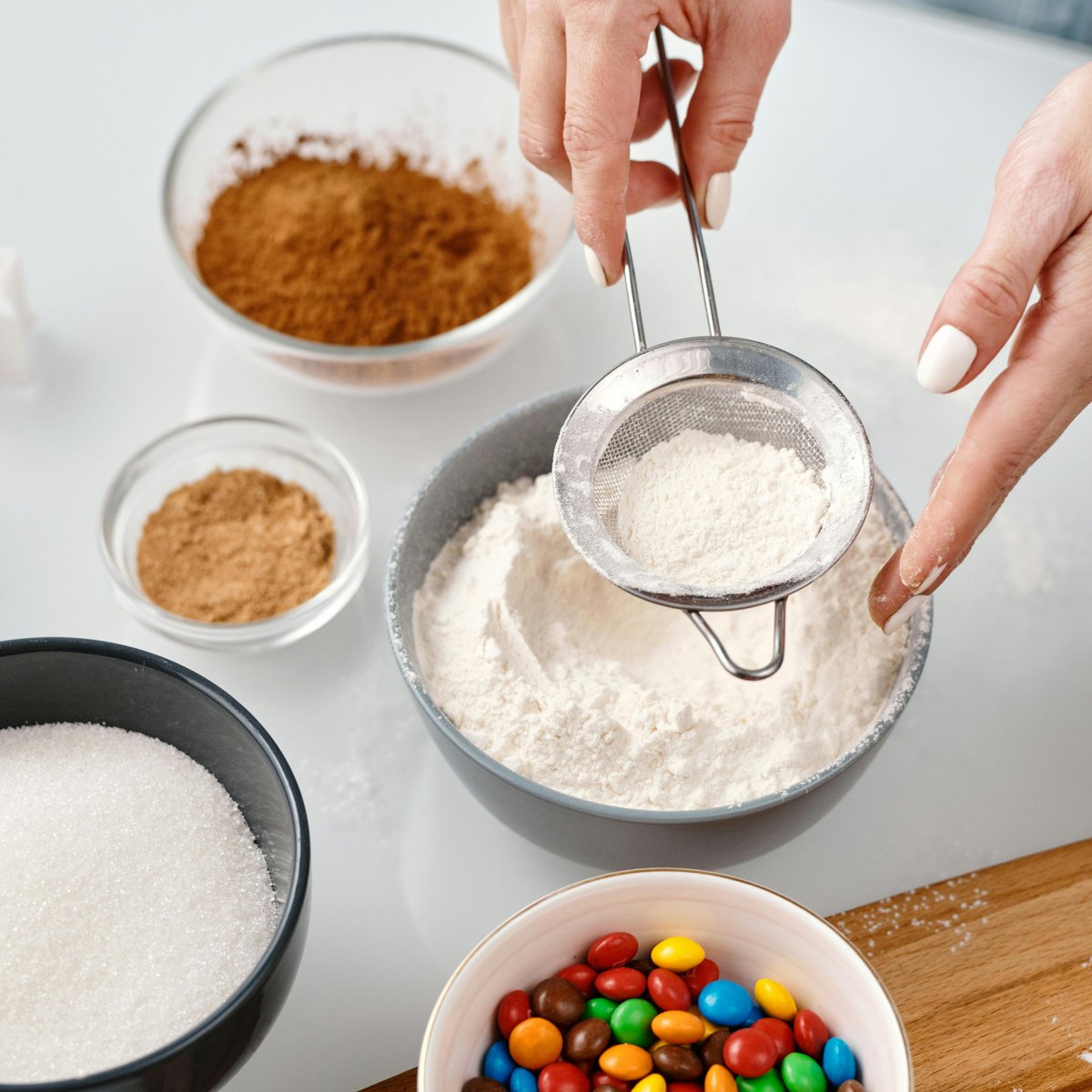 Sifting = baking success! It aerates the flour, breaks up clumps, ensures even mixing of dry ingredients like flour, baking powder, cocoa. Smoother batter = fluffy treats every time! 🍰🧁

#bakingtips #baking #homebaking #cake #cupcakes #dessert