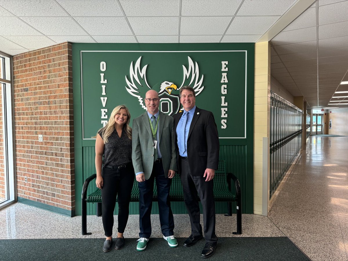 JohnWMertz's tweet image. OCS was absolutely thrilled and honored to welcome ⁦@JeffreyJCollier⁩ and ⁦@CotyKuschinsky⁩ to our admin retreat today to discuss the SISD #OurStory initiative. Looking forward to continuing the partnership with these amazing educators!
#OCSRocks