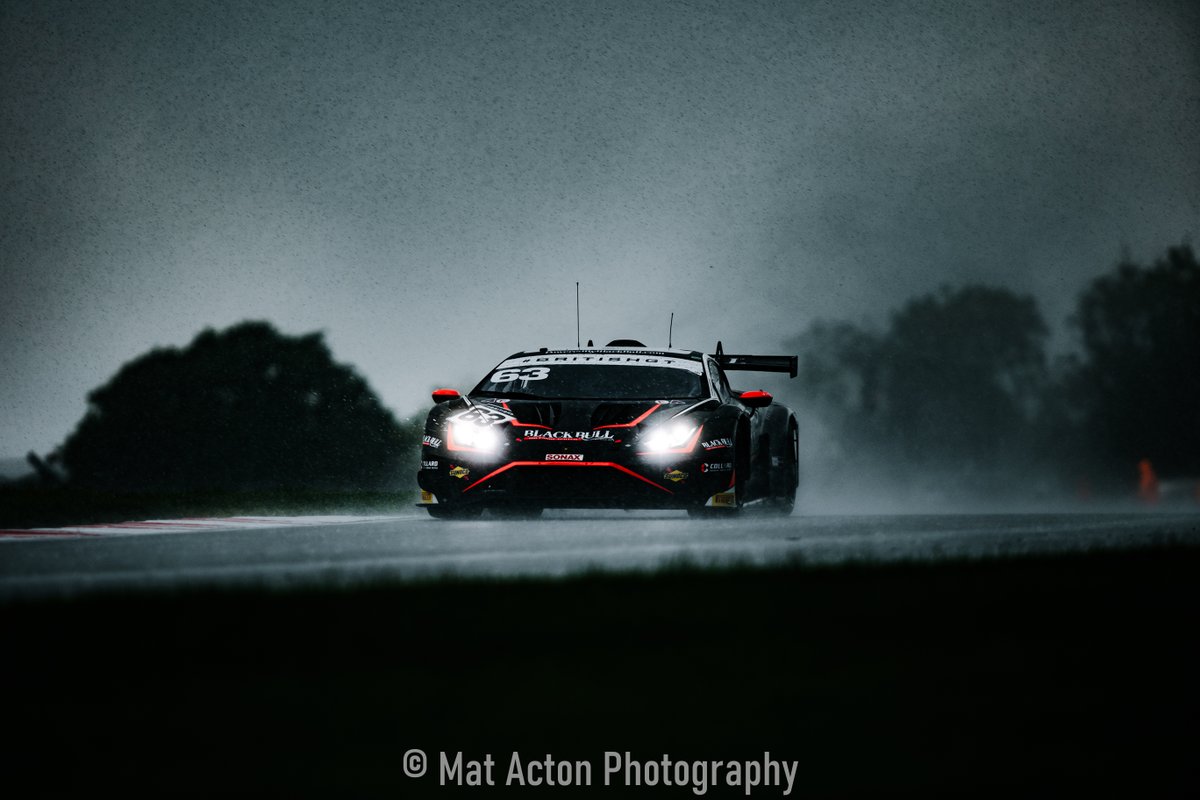 MatActon's tweet photo. Summer in the UK. @BritishGT #britishgt #sodden https://t.co/D6mNG5XdXq