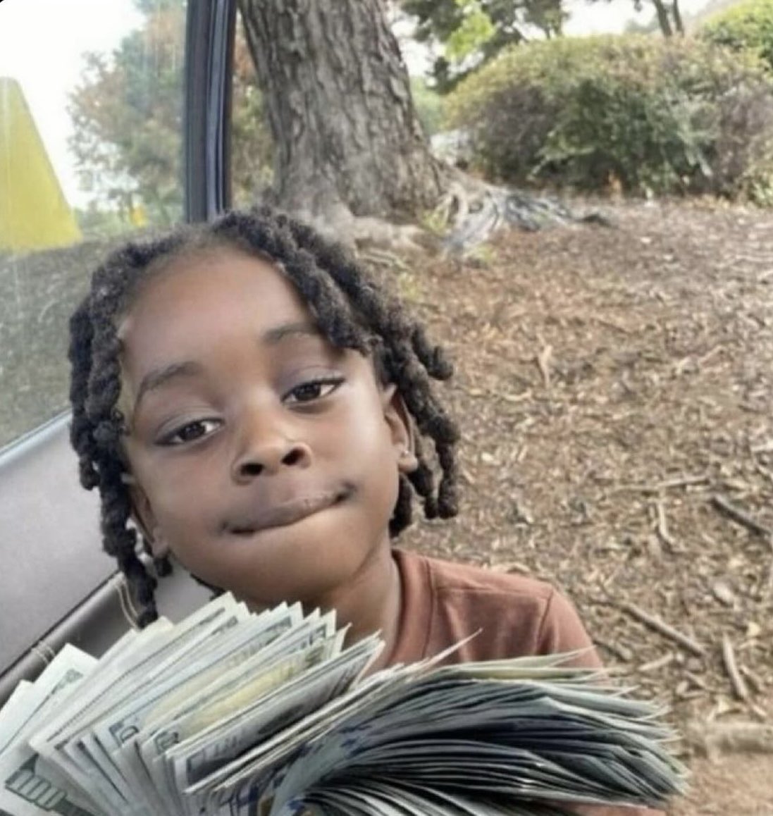 quotefells's tweet photo. How I feel after turning $5 into $50 playing blackout bingo!🤑 https://t.co/VCx2h8yG0o