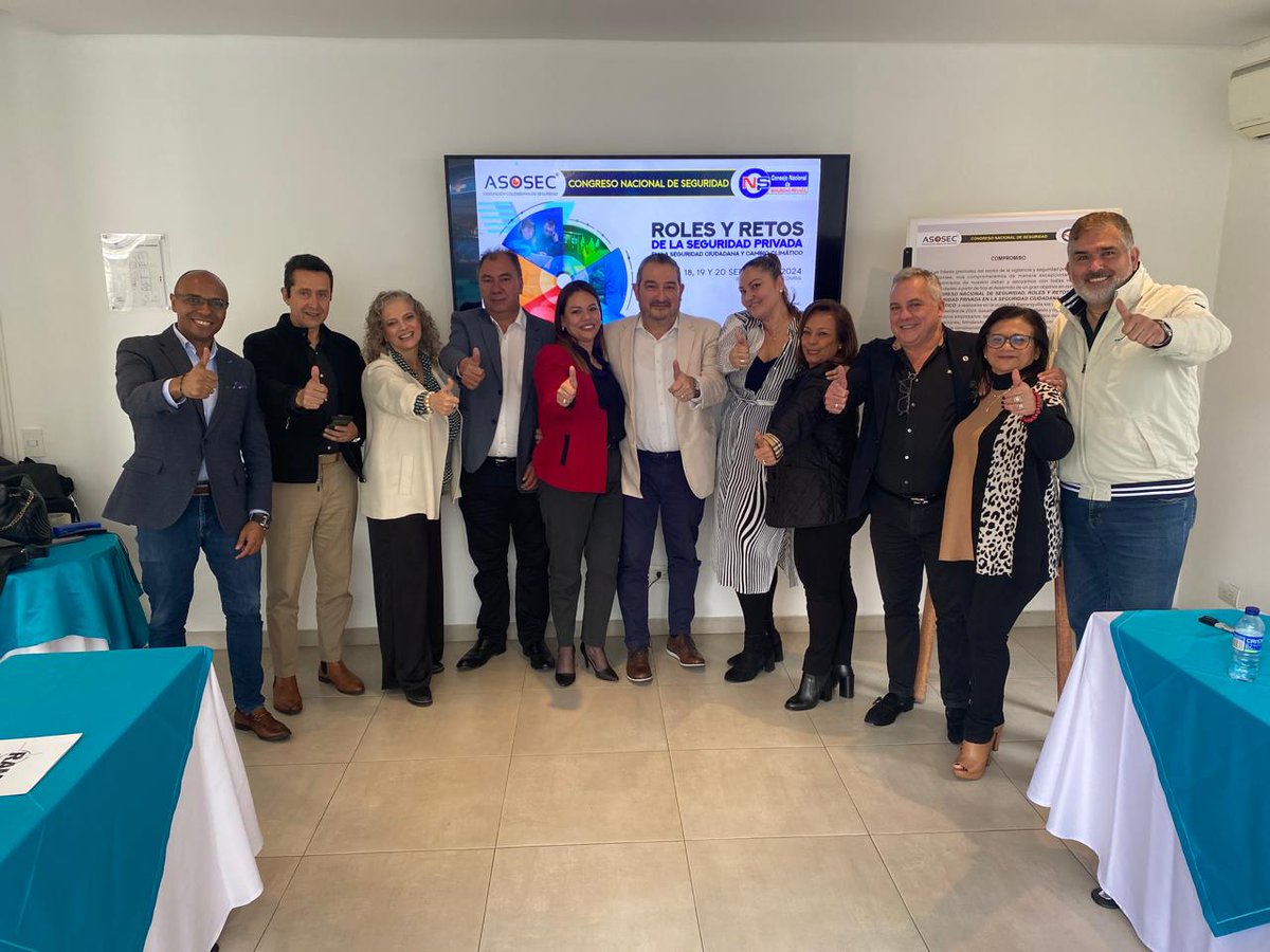 CNSPCOLOMBIA's tweet photo. 📣 ¡12 de junio de 2024 un día histórico! 📷 Se firmó el compromiso intergremial en apoyo al Congreso Nacional de Seguridad. 7 gremios se suman y apoyan a #CNSP y #ASOSEC. 📷 @SuperVigilancia https://t.co/v8IdsL8UrW