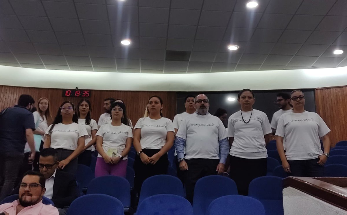 JoseMarioMX's tweet photo. Estamos en el @CongresoEdoSLP, donde en unos minutos se abordará el caso de Sanjuana Maldonado. Un grupo de organizaciones civiles y personas  defensoras de derechos humanos estamos presentes y atentos para escuchar el análisis. La justicia no puede esperar más. #SanjuanaLibre https://t.co/JpvZDPR0Ik